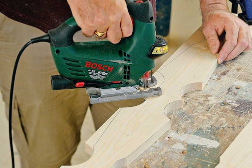 Kurvesnit med stiksav: Kurver oppefra Kurvesnit med stiksav: Kurver oppefra